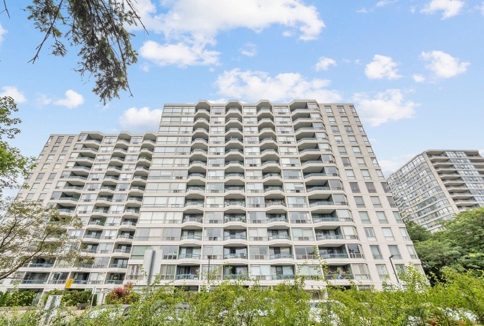 Riviera Club I Condos condo