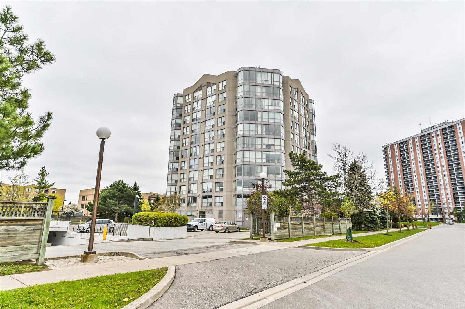 Peppermill Place Condos exterior