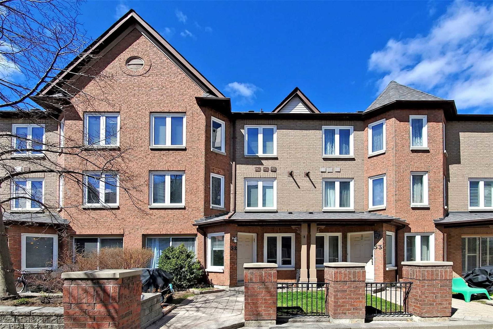 735 New Westminster Dr Townhomes condo