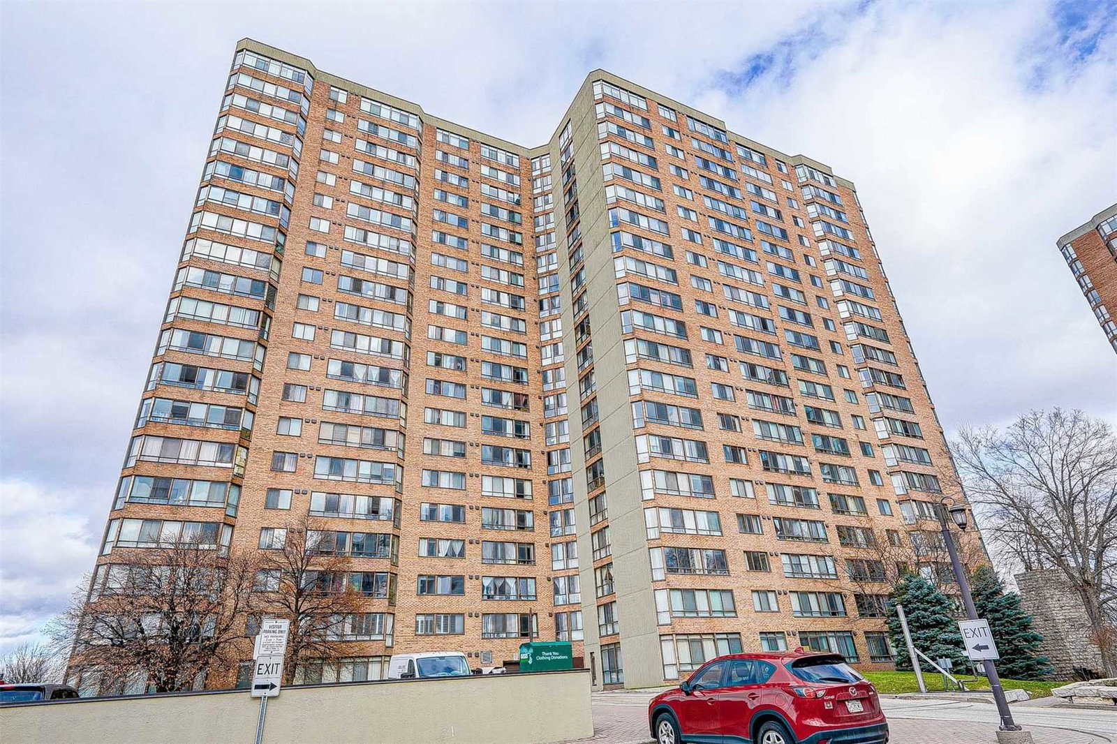 Bridlewoode Place I Condos condo