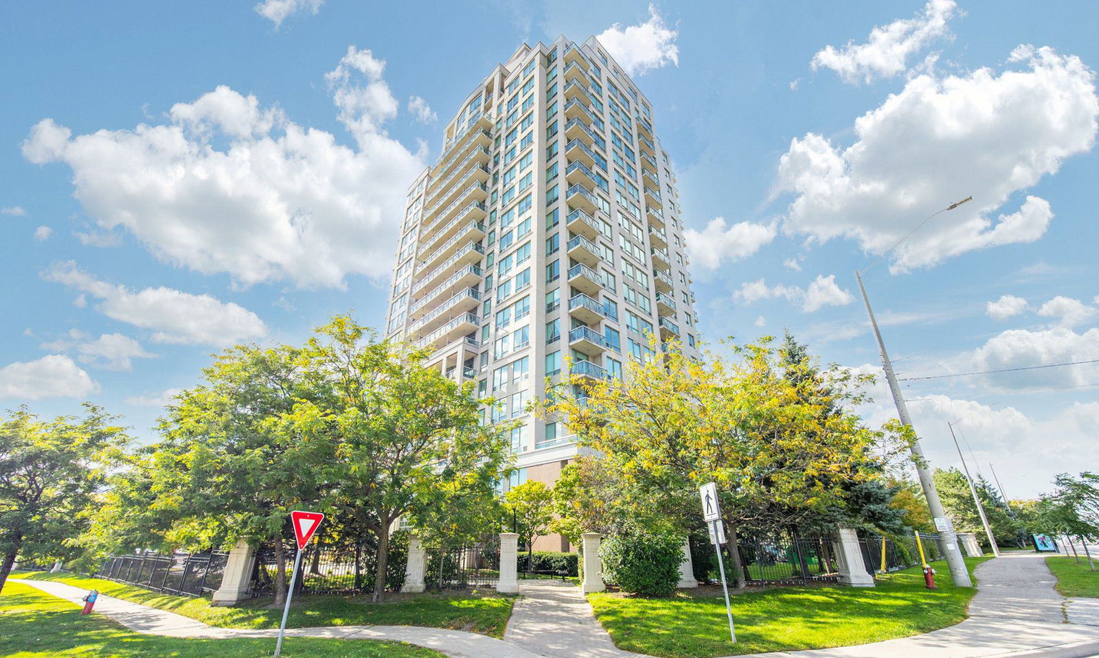 The Capri Condos exterior