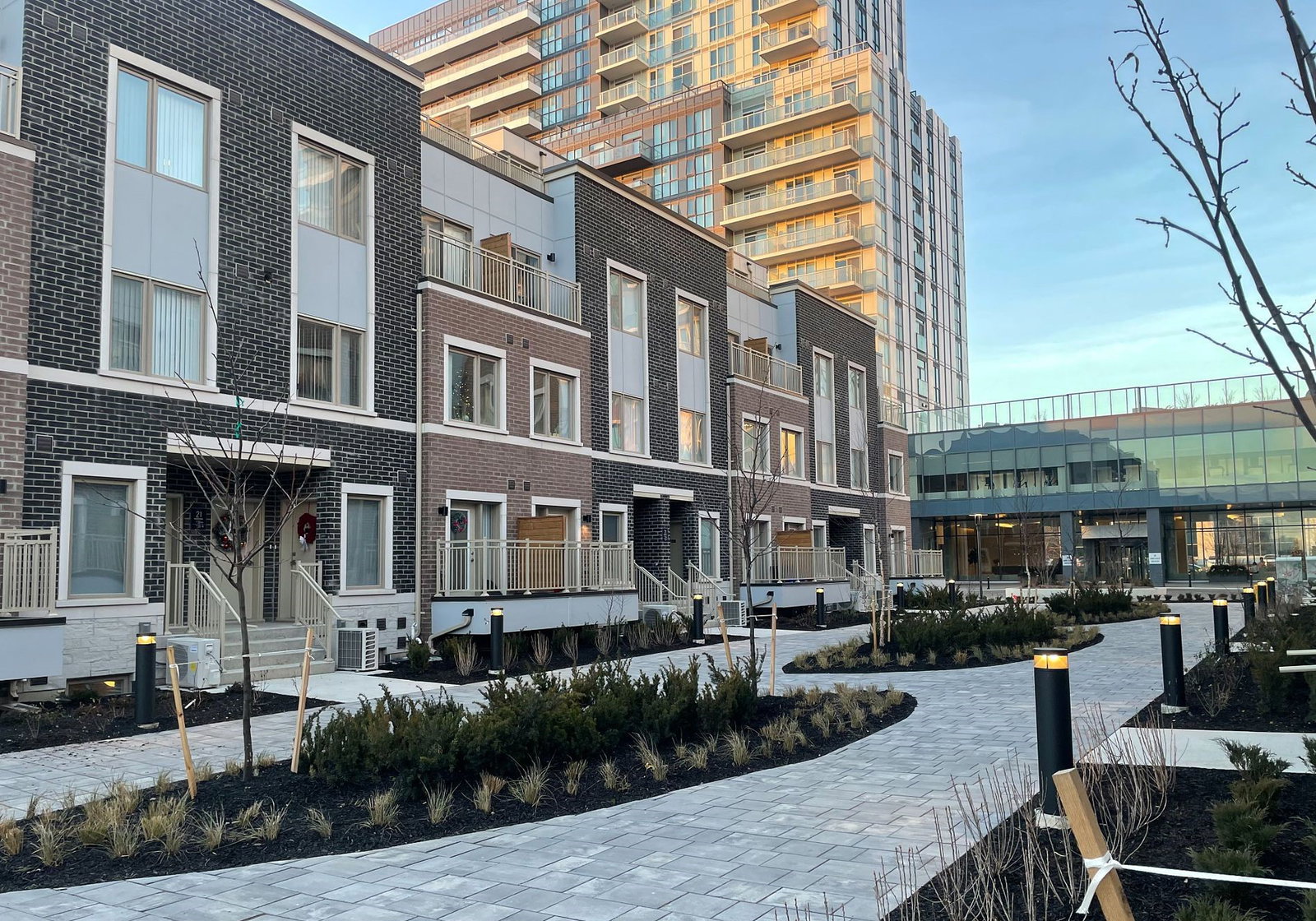 Mobilio Towns condo