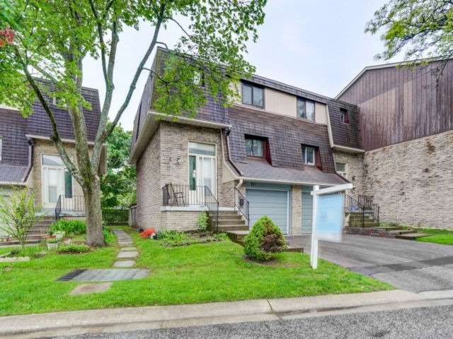 371 Orton Park Townhouses exterior