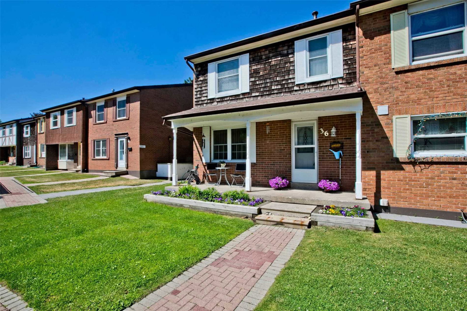 15-25 Brimwood Boulevard Townhomes condo building exterior