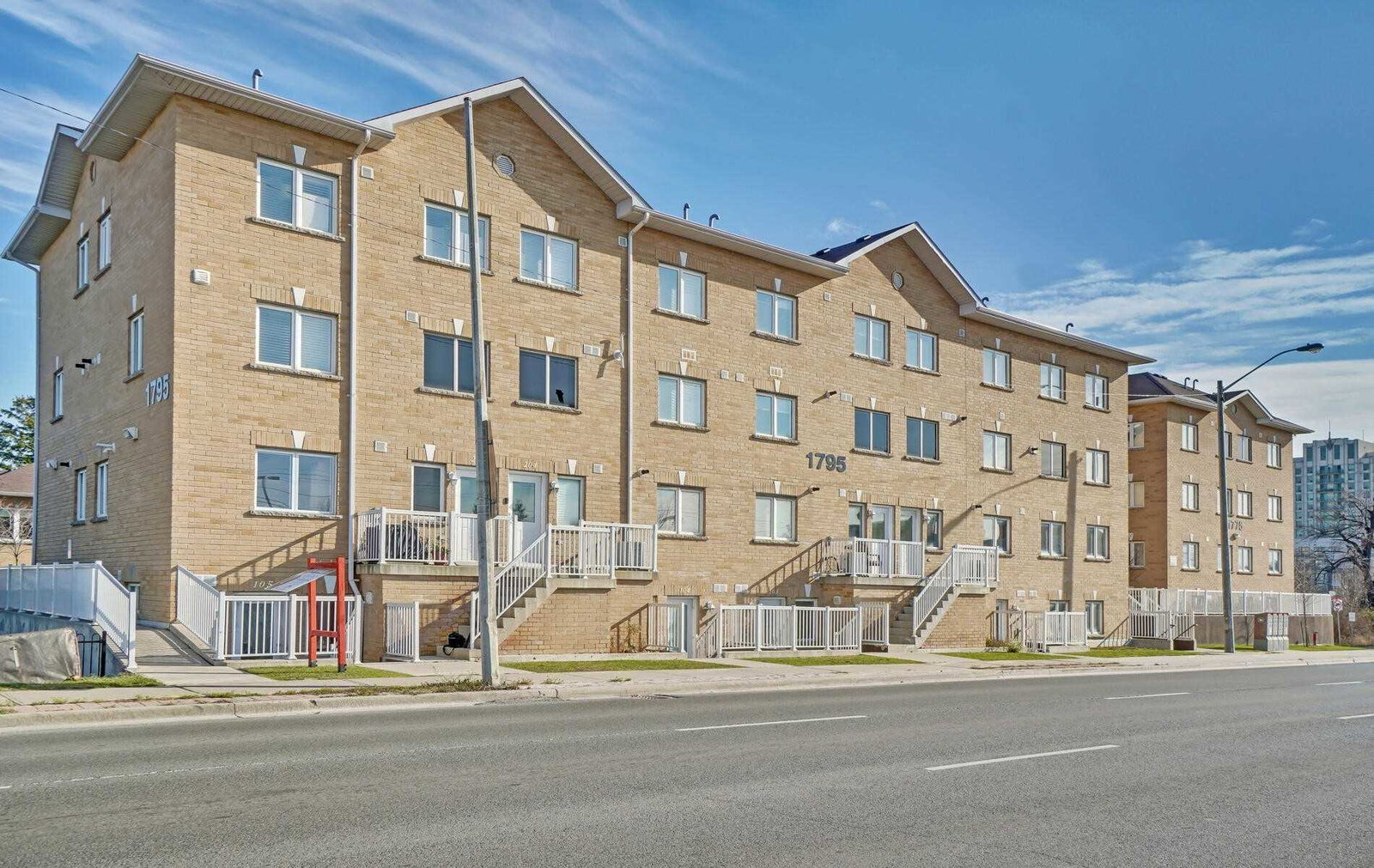Markham Gates Townhomes exterior