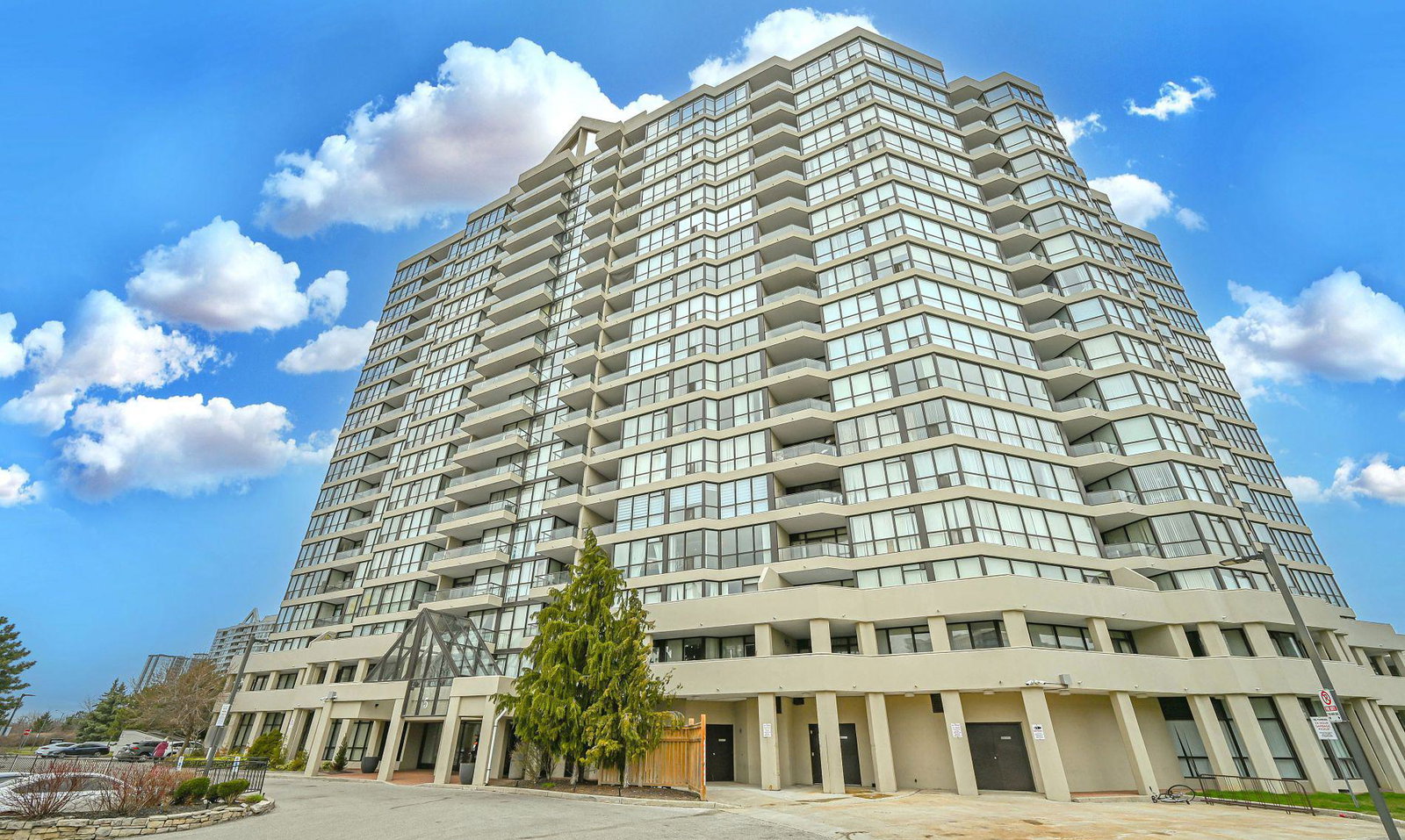 Platinum on the Humber Condos condo