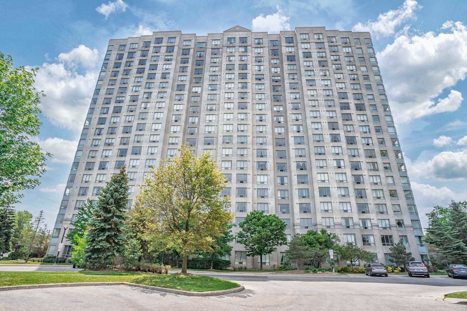 Windsor II Condos exterior