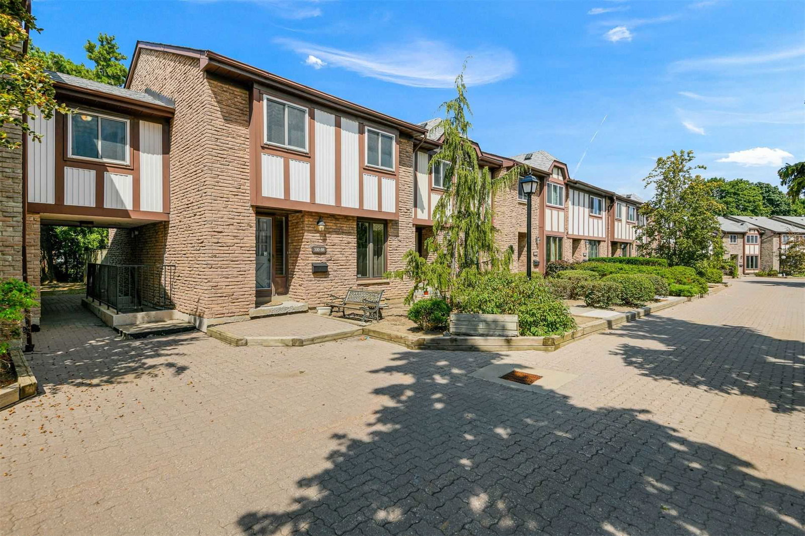 Burrows Hall Boulevard Townhouses exterior