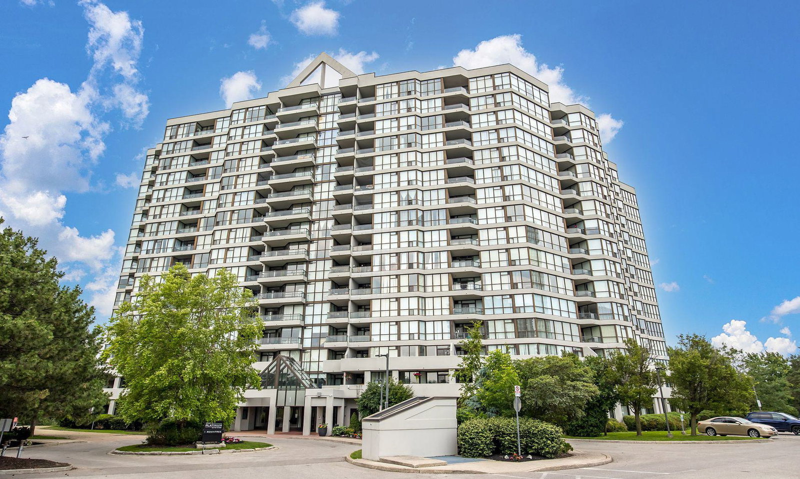 Platinum on the Humber III Condos exterior