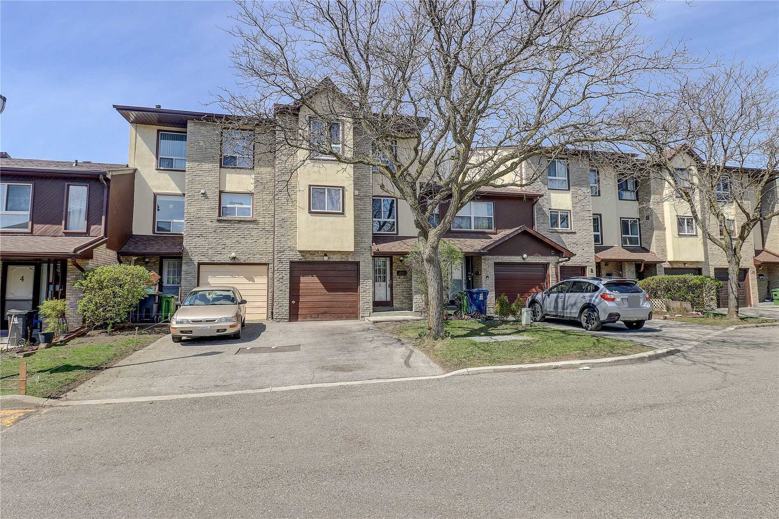1180 Sandhurst Townhomes exterior