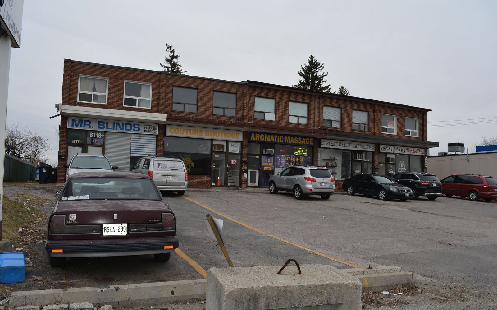 6127 Steeles Avenue condo building exterior