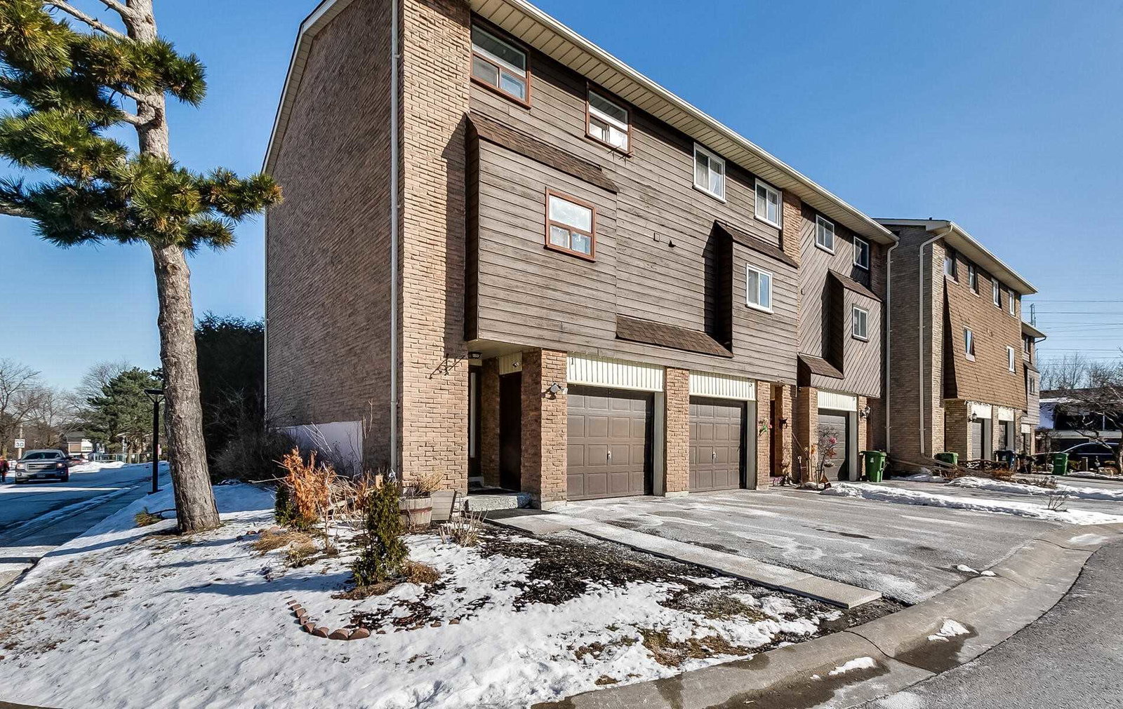 351 Military Trail Townhomes condo building exterior