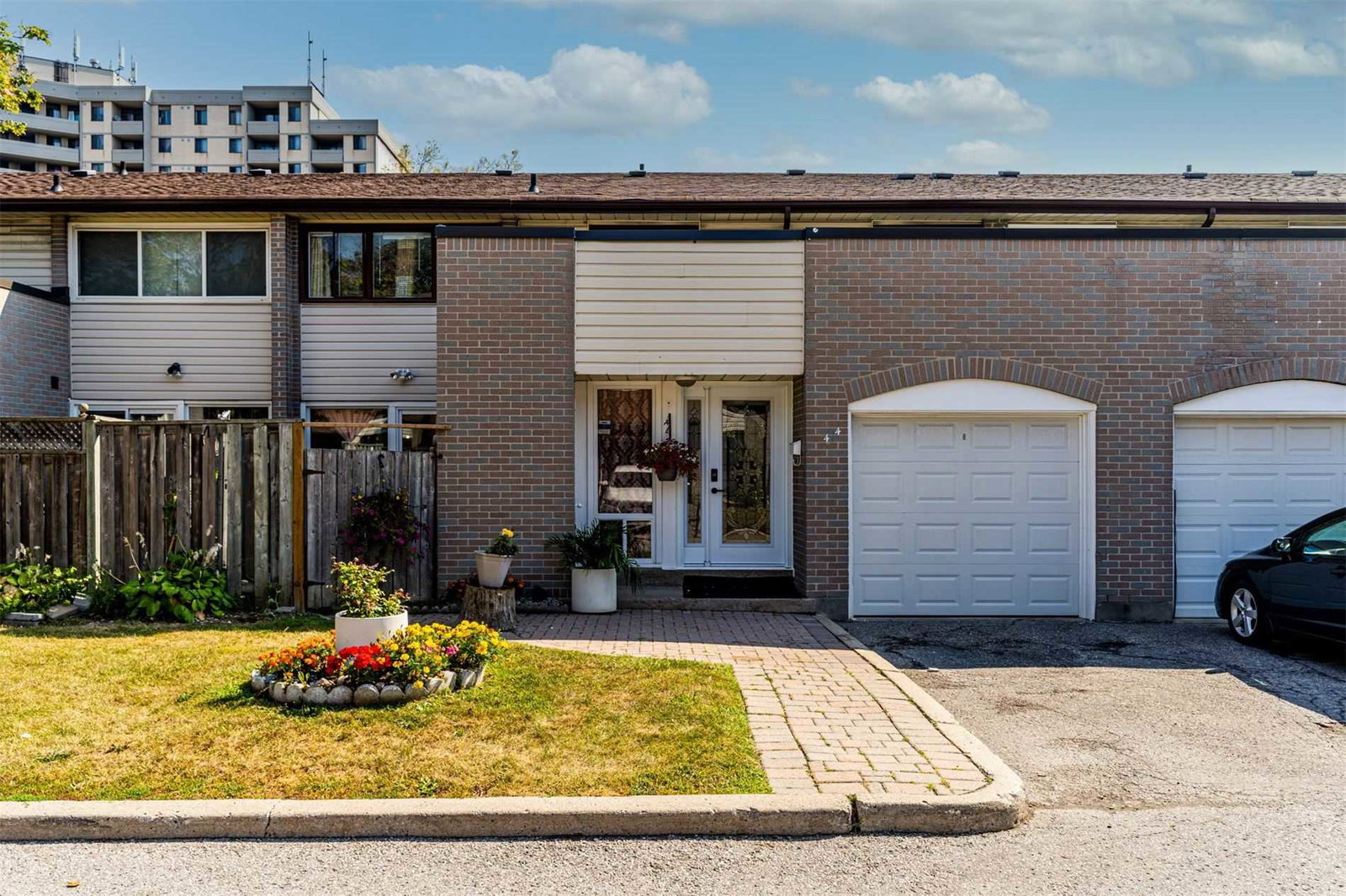 11 Livonia Condos exterior
