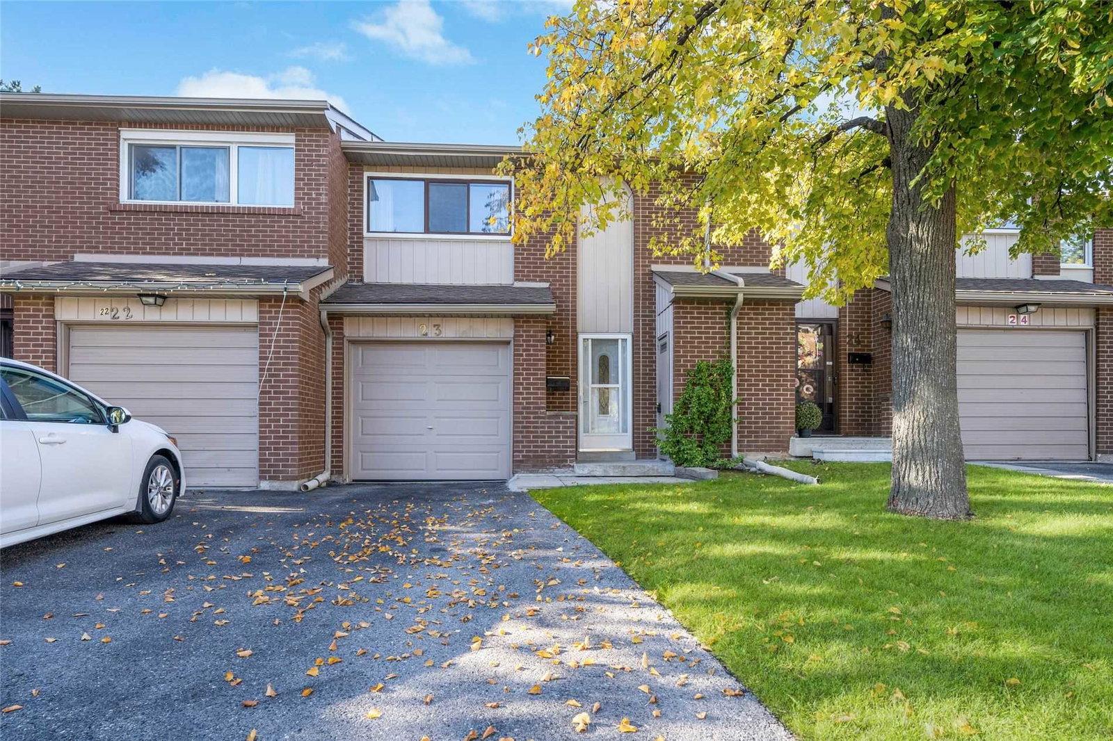 1180 Mississauga Valley Townhomes condo