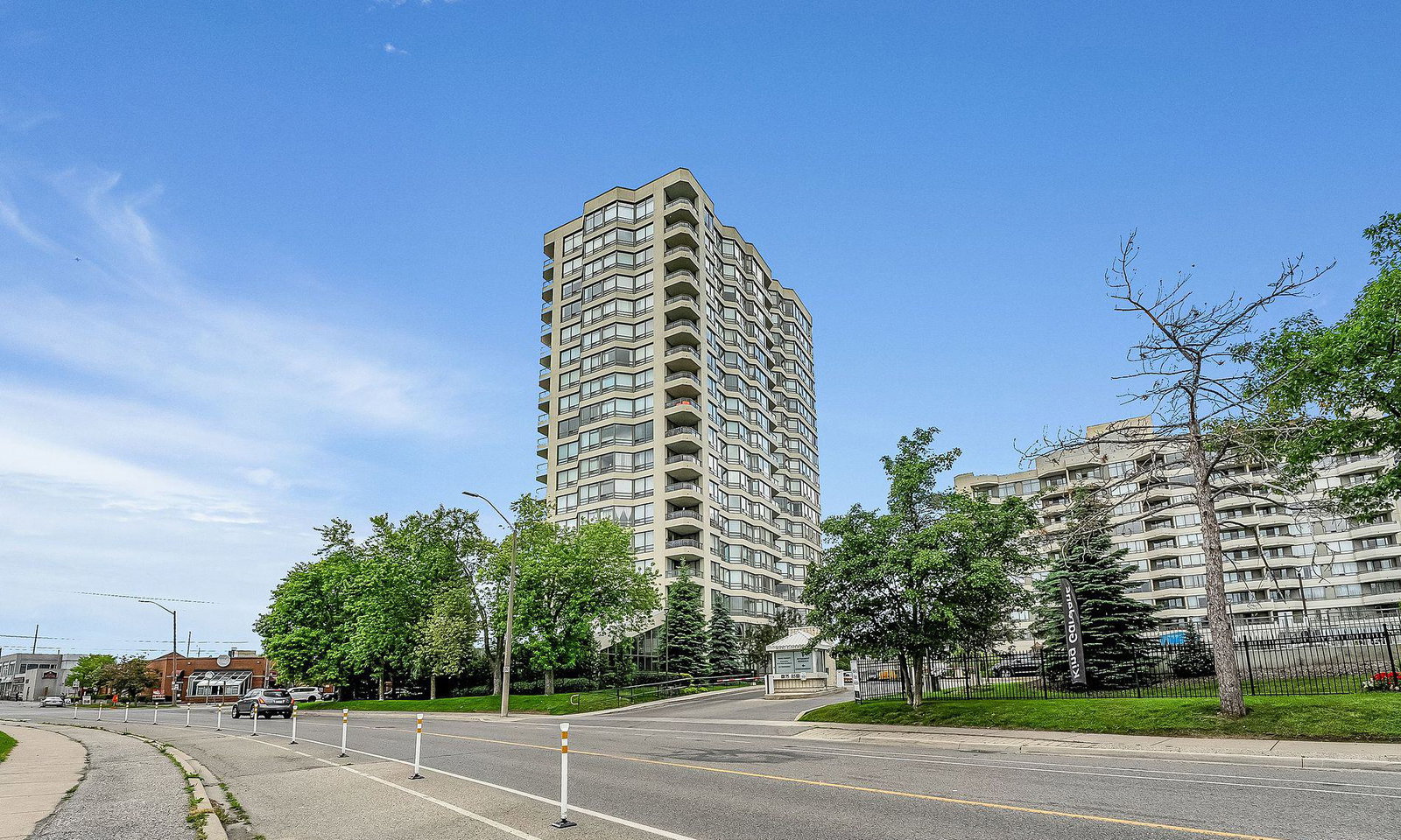 King Gardens Condos exterior