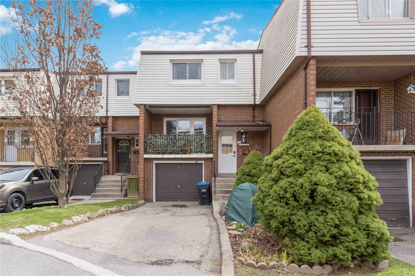3175 Kirwin Avenue Townhomes condo