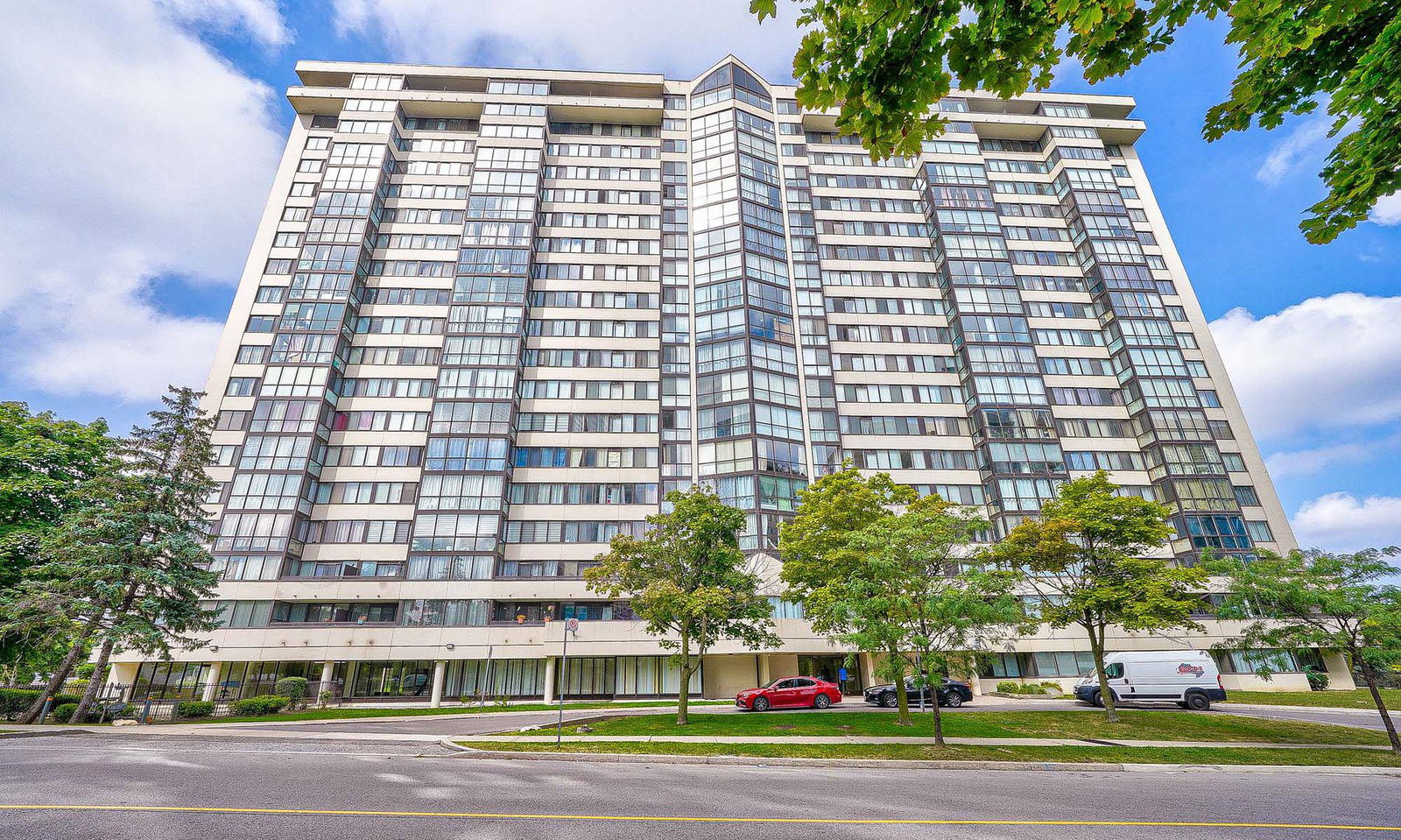 Consulate I Condos exterior