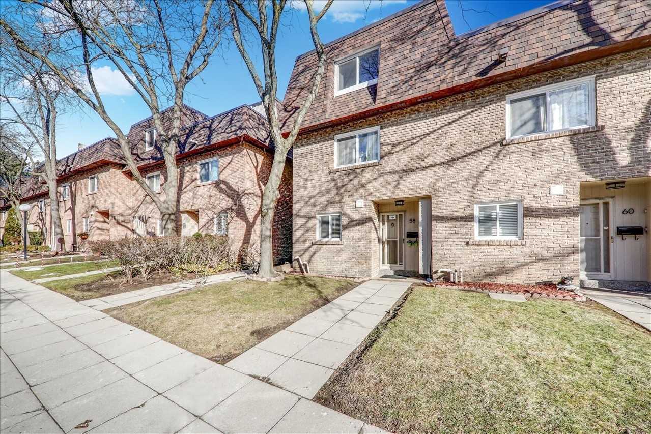 275 Manse Road Townhomes exterior