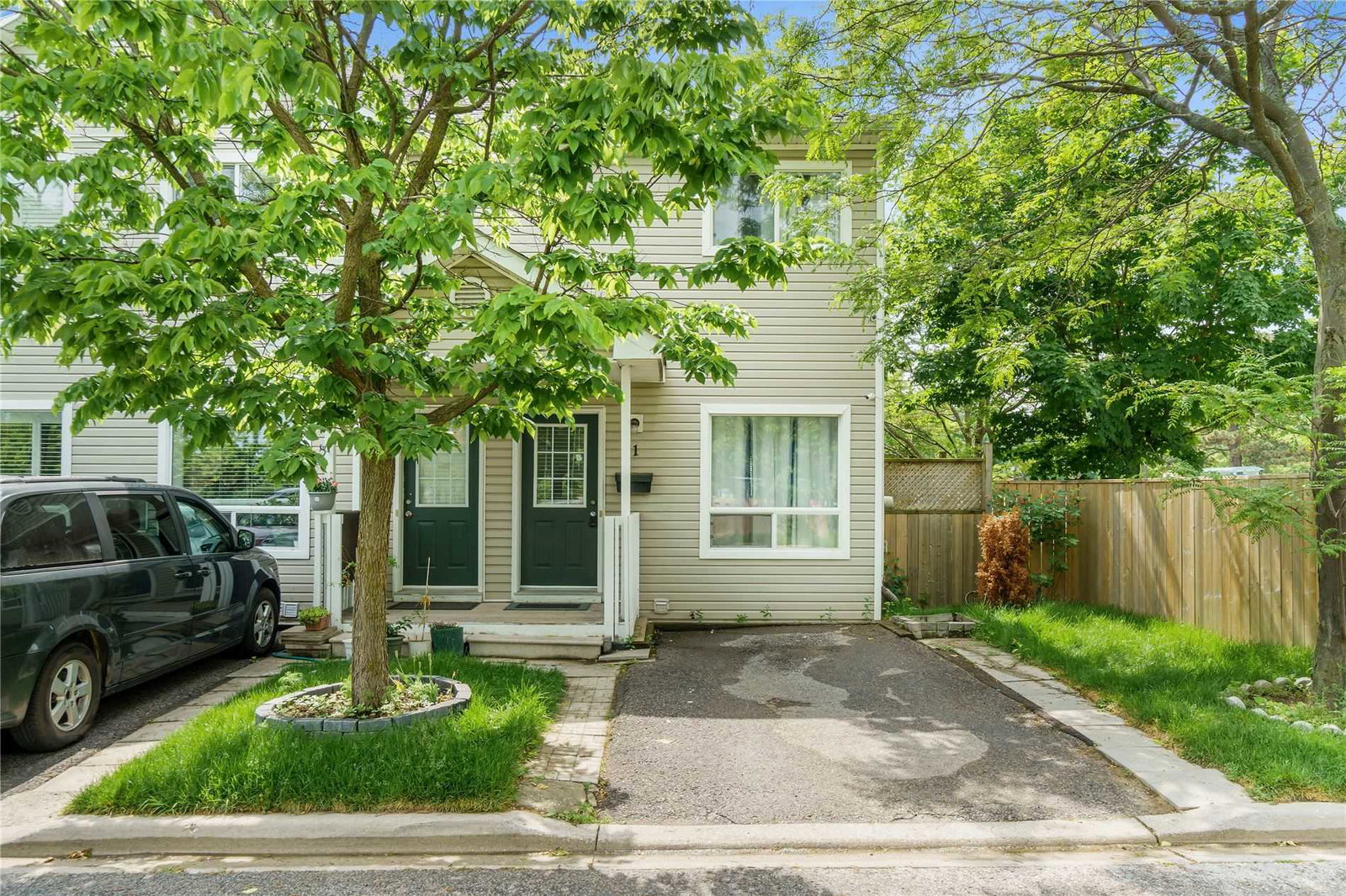 4277 Lawrence Avenue East exterior