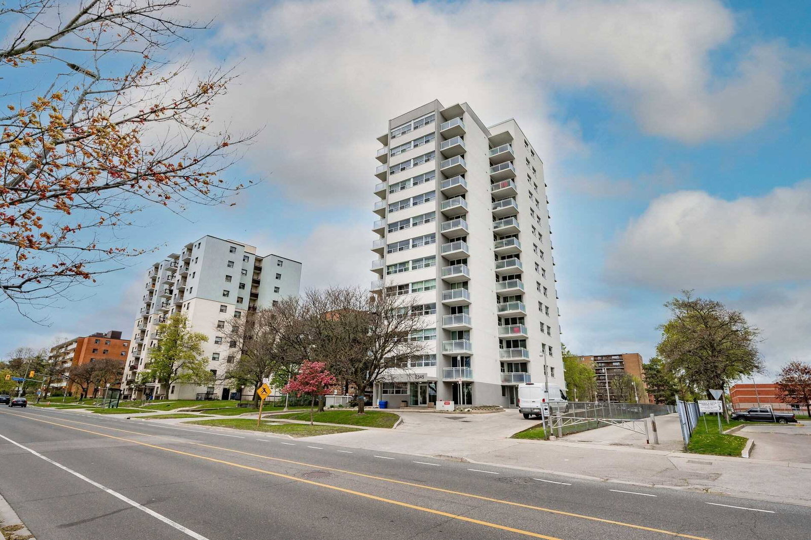 2345 Confederation Condos exterior