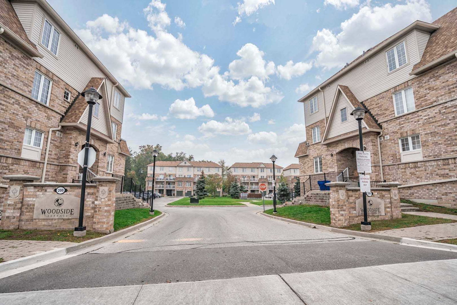 Woodside Terrace Townhomes condo