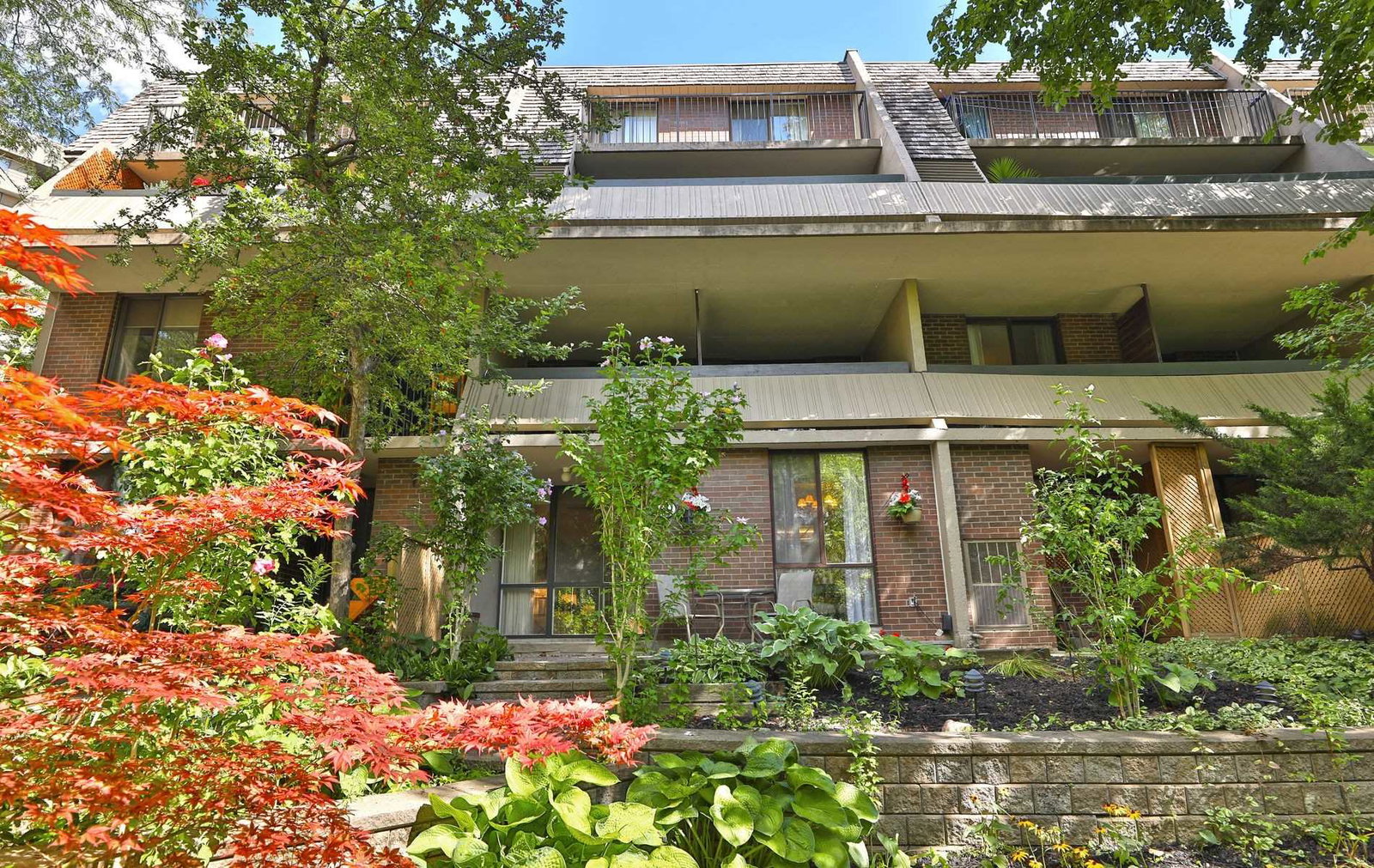 1330 Mississauga Valley Townhomes condo