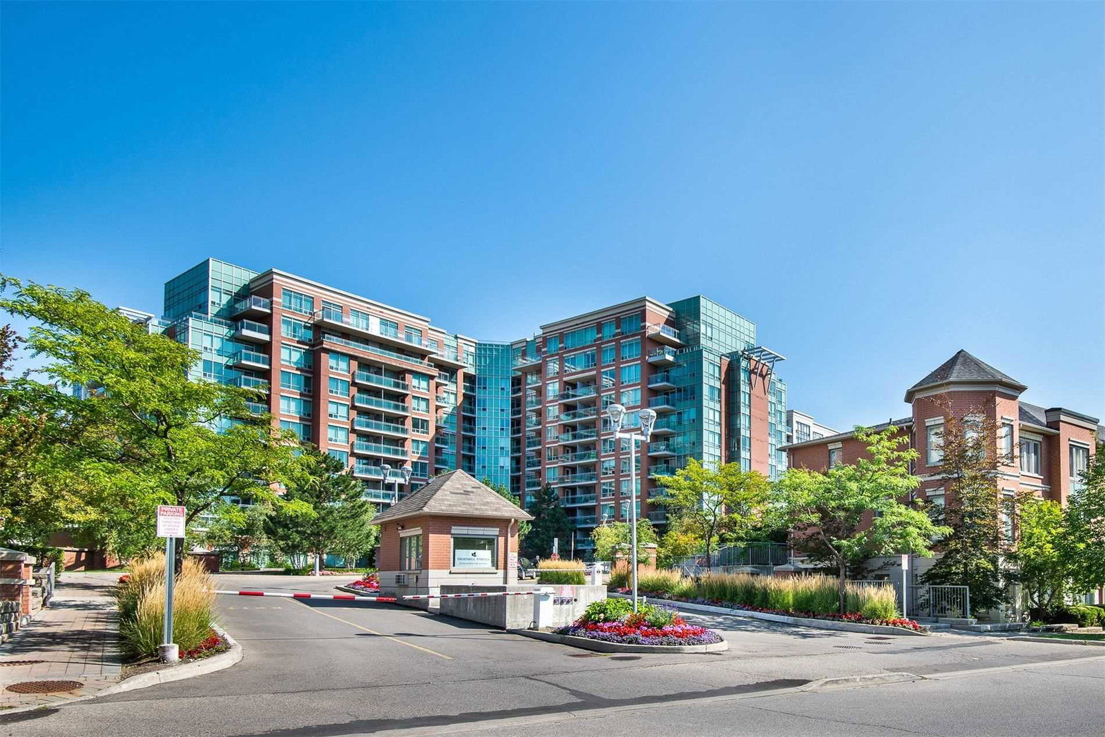 Thornhill Towers Condos condo