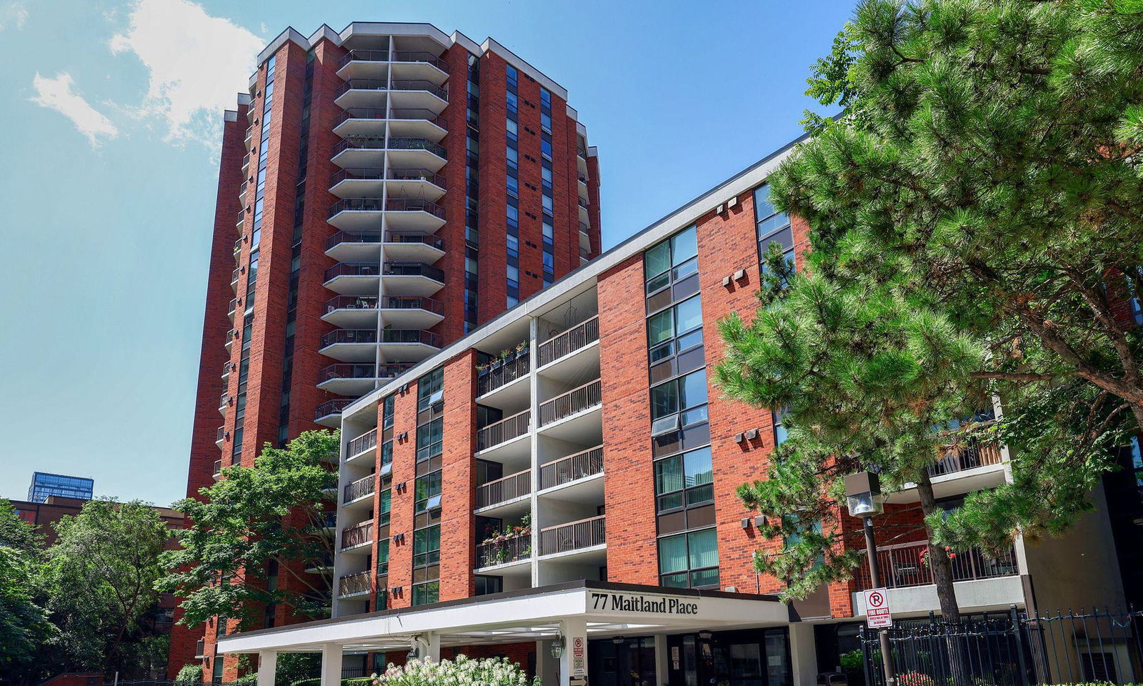Celebrity Place exterior