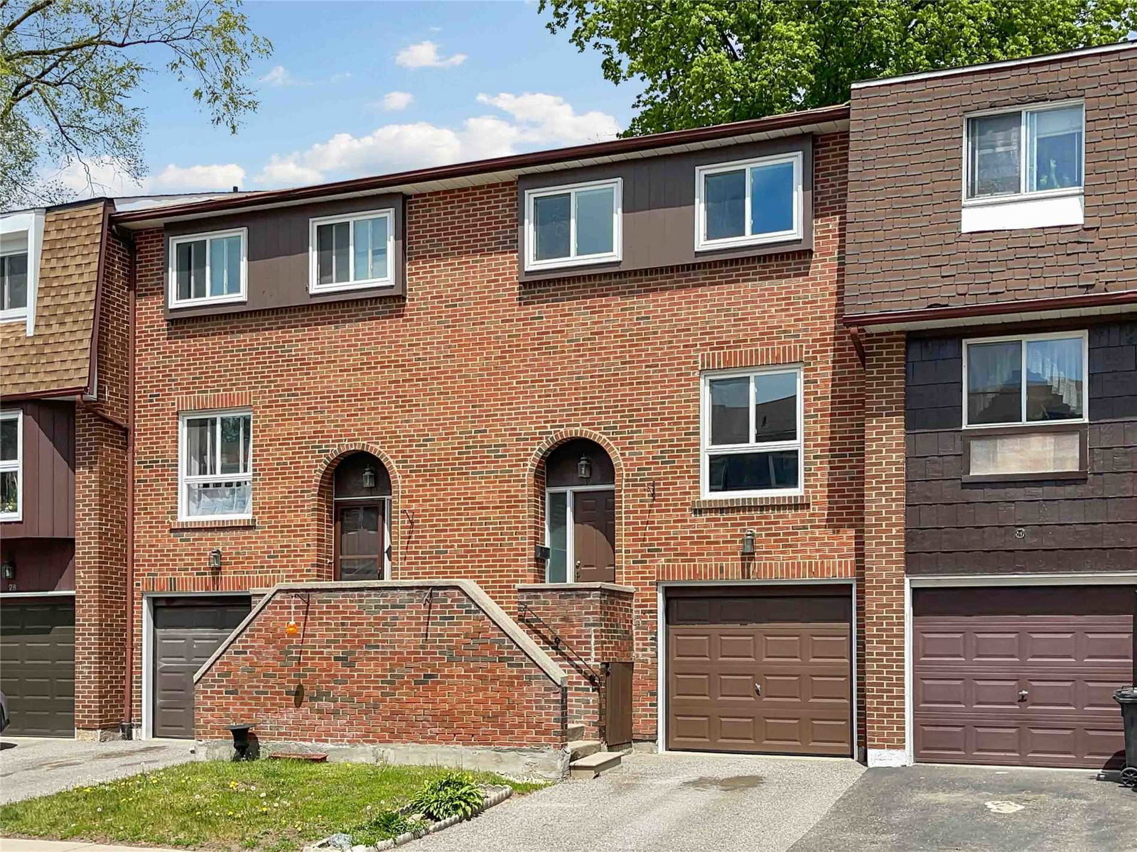443 Manse Road Townhomes exterior