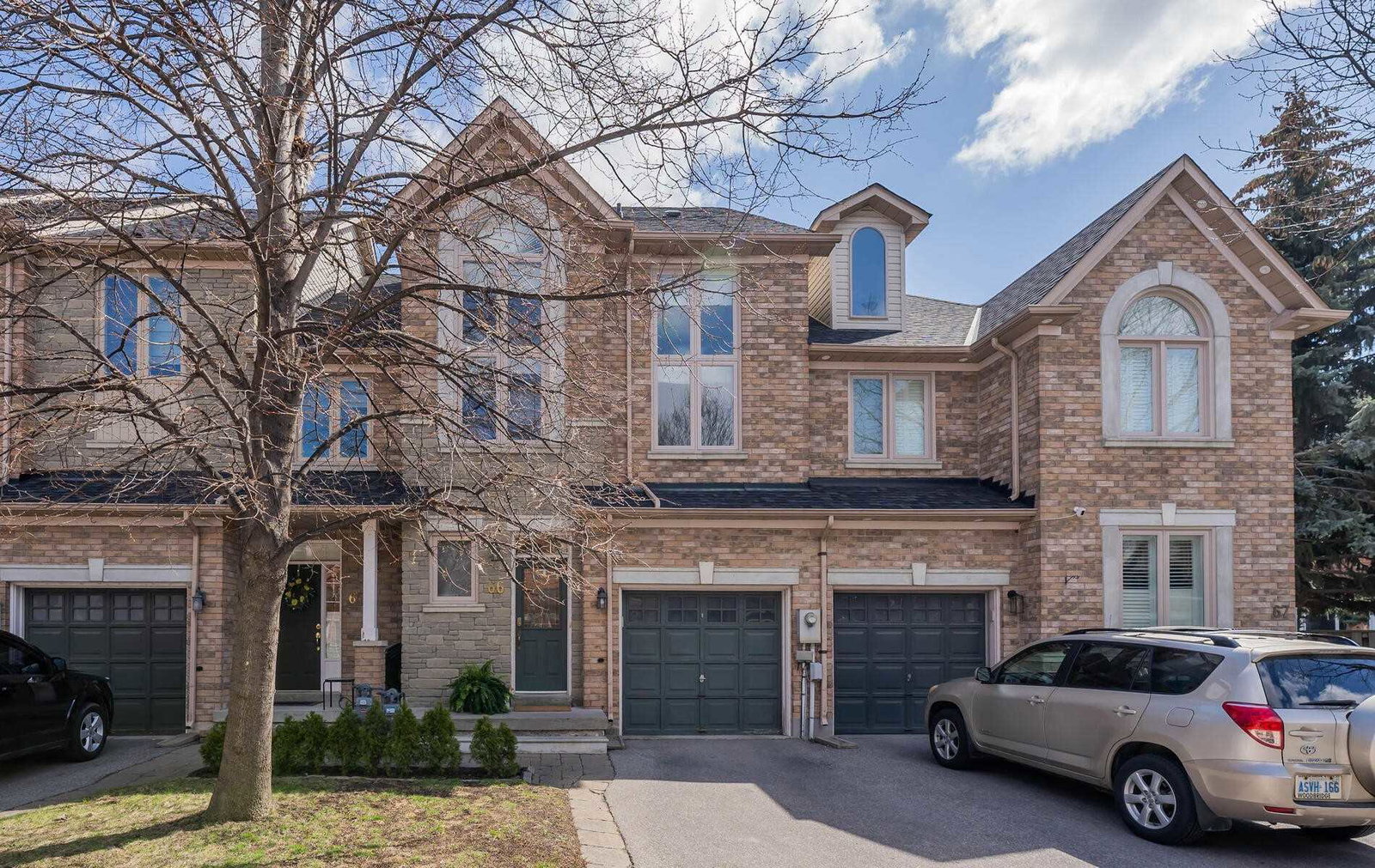 180 Blue Willow Dr Townhomes exterior