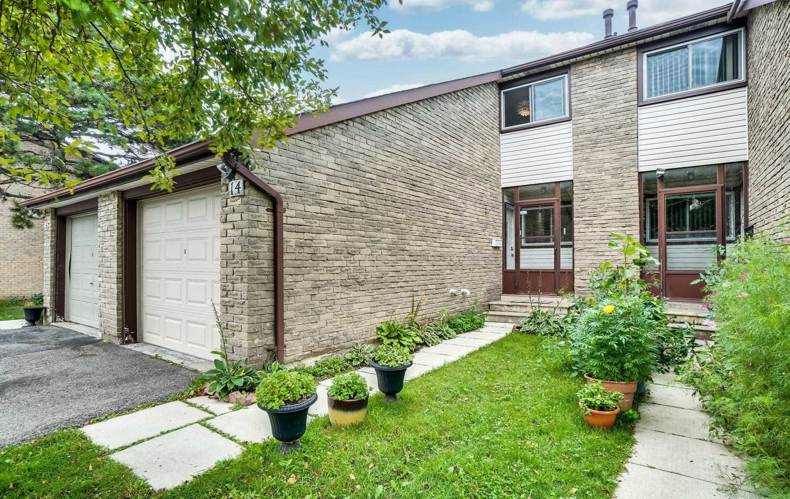 50 Silverbell Grove Townhomes exterior