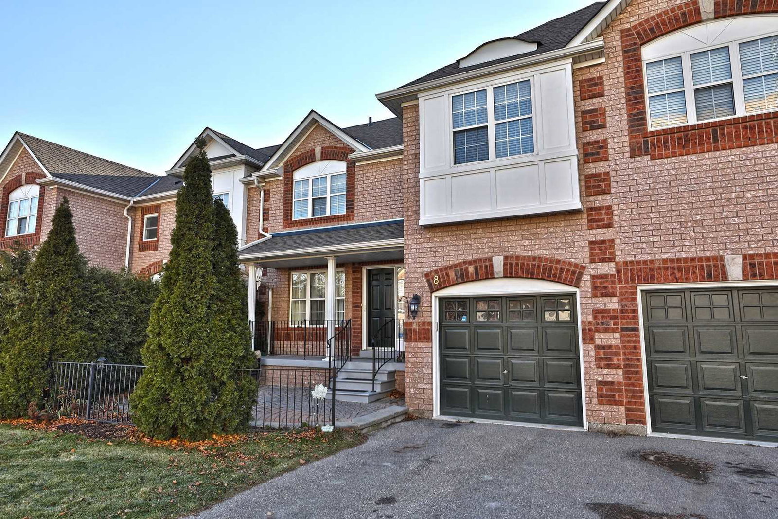 199 Hillcrest Avenue Townhomes condo building exterior