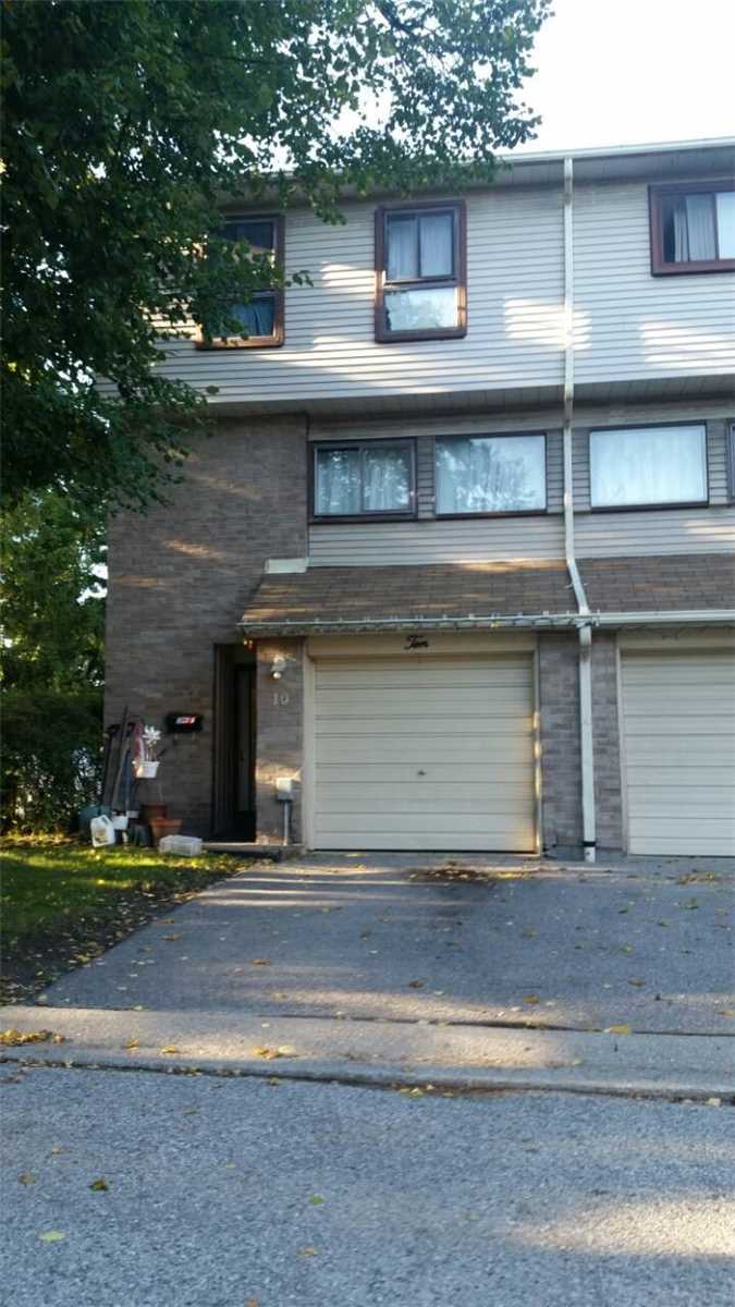 120 Murison Blvd Townhomes exterior