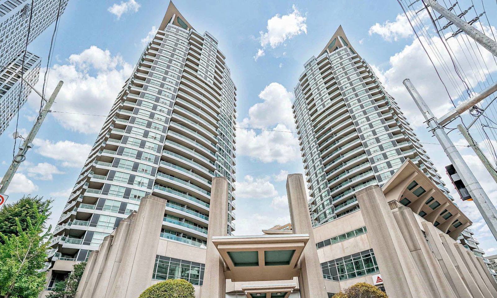No 1 City Center Condos exterior