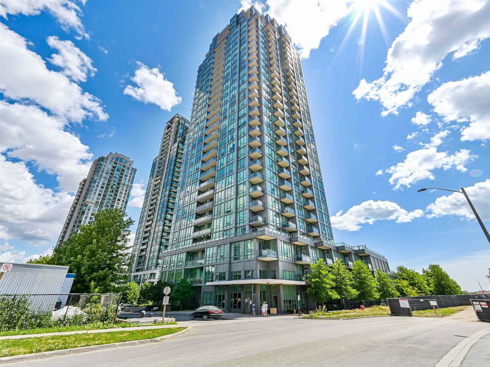 Elle Condos condo