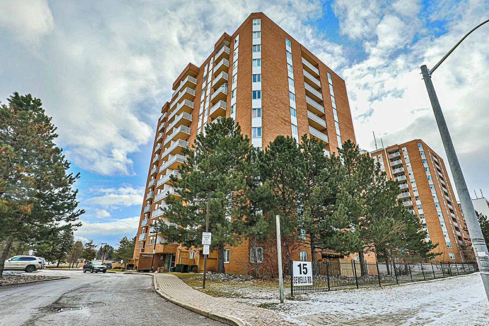 15 Sewells Condos exterior