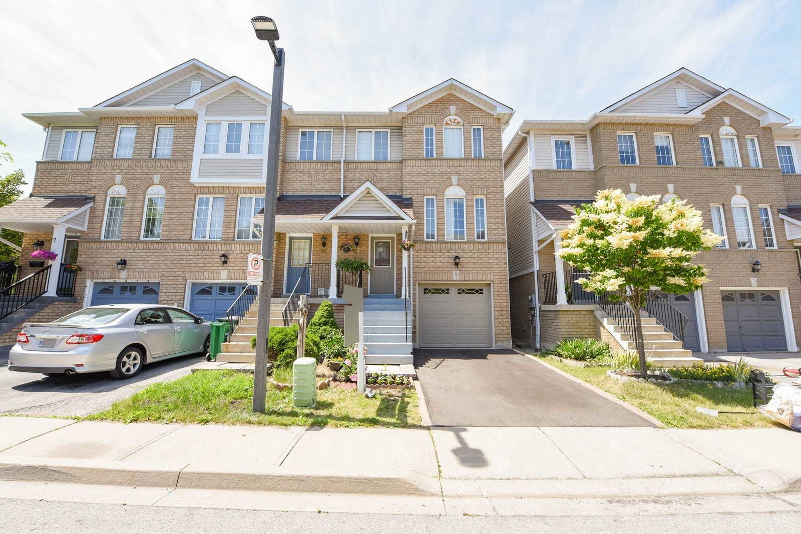 1480 Britannia Rd Townhomes condo