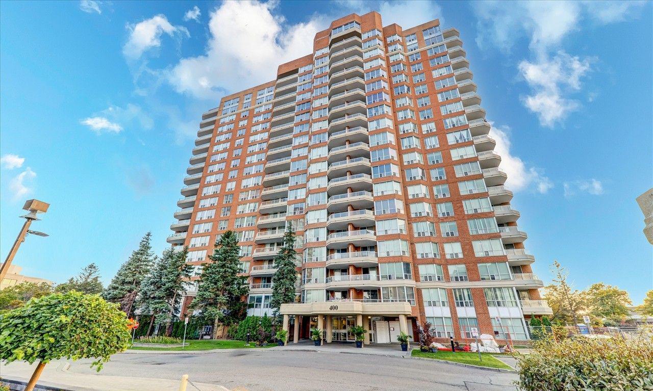 Mayfair on the Green I Condos exterior