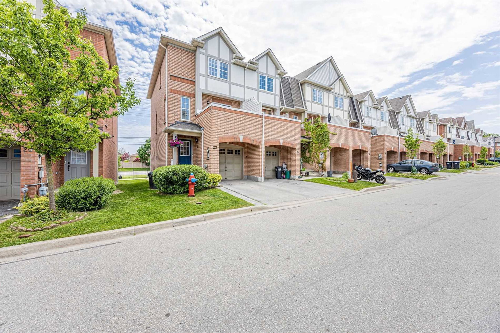 Breakwater Court Townhomes condo