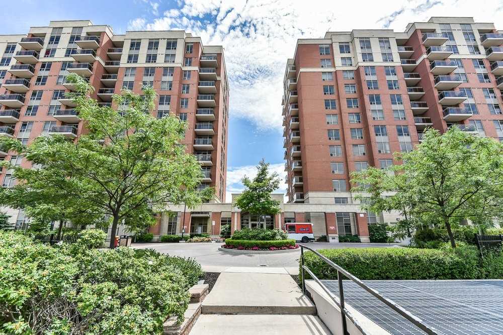 The Gates of Bayview Glen III Condos exterior