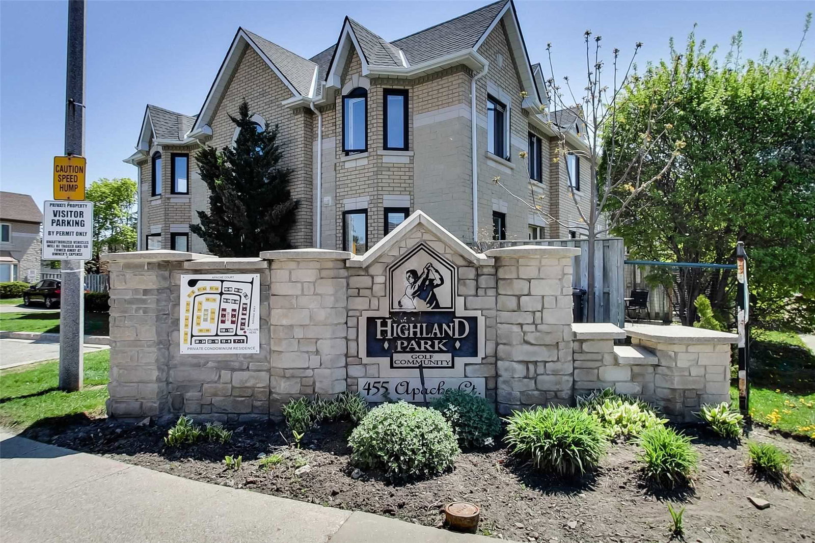 Highland Park I Townhomes exterior