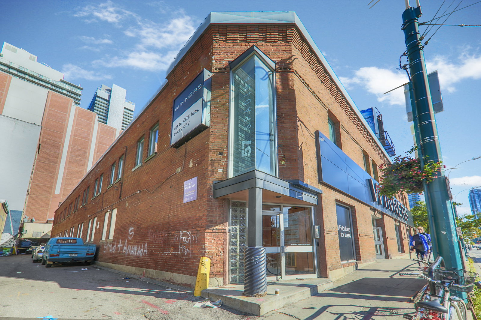 57 Spadina exterior