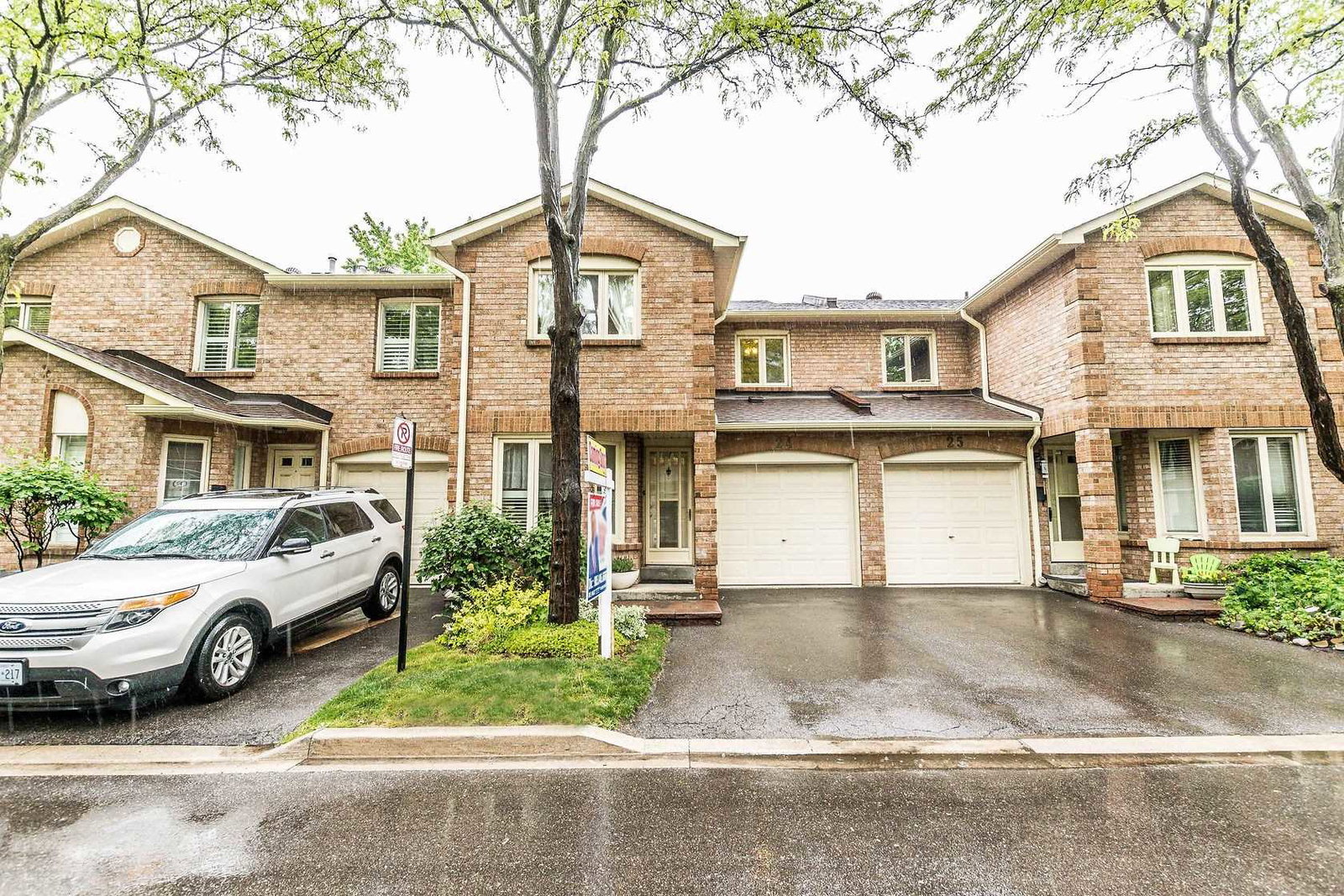 5020 Delaware Drive Townhomes exterior