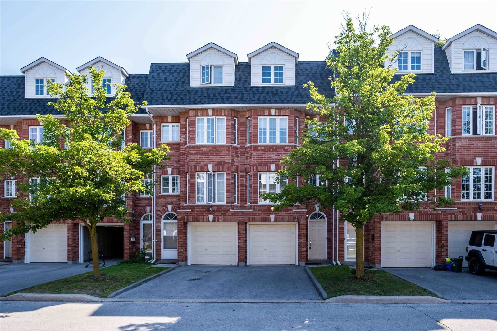 Bethune Way Townhouses exterior