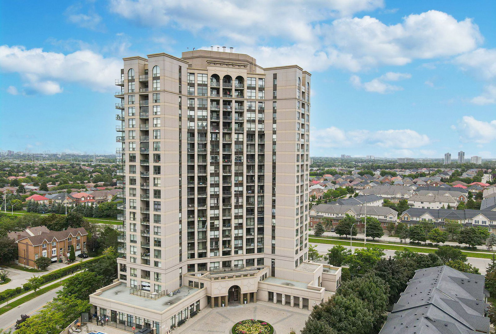 Tuscany Gate Condos exterior