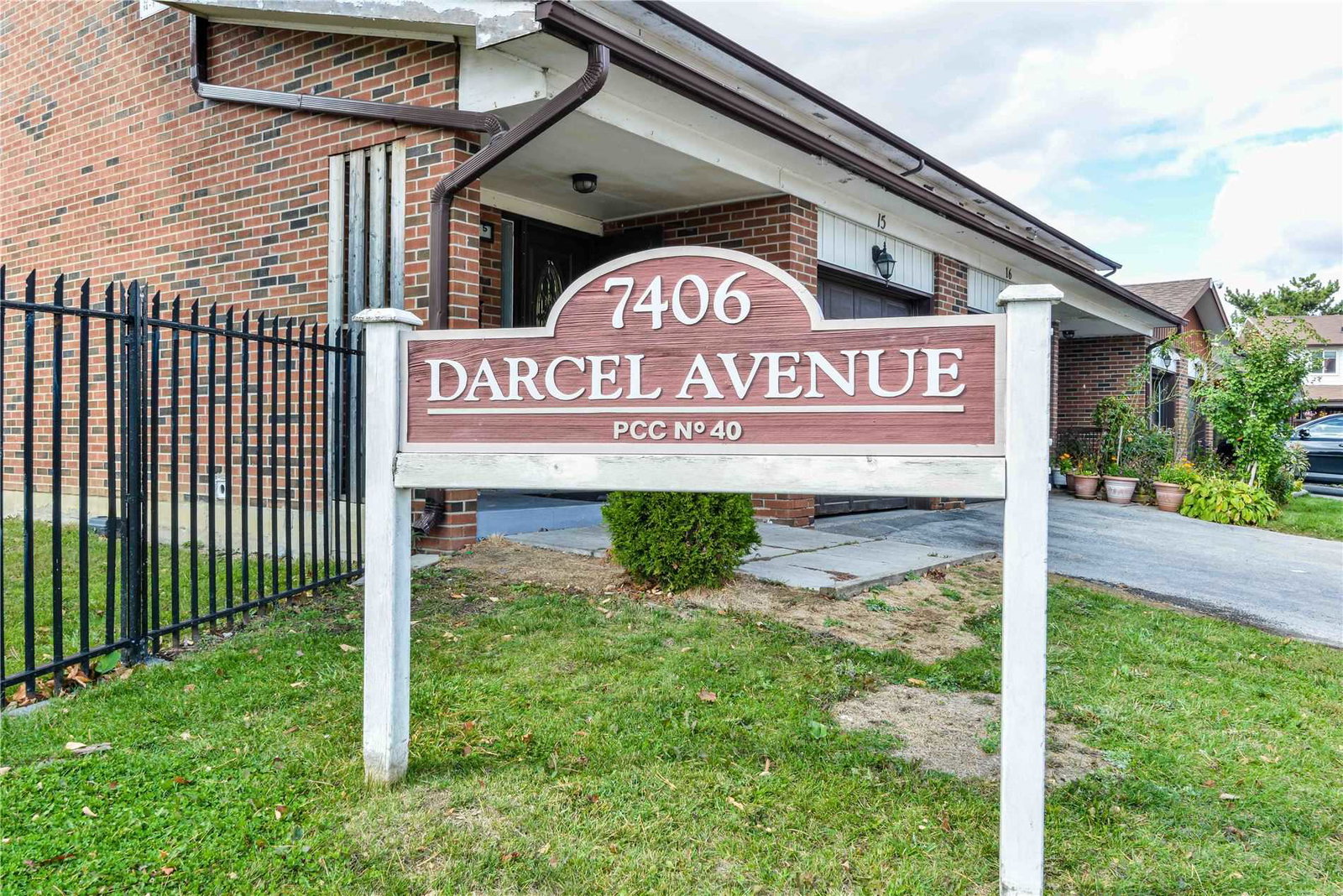 7406 Darcel Avenue Townhomes condo