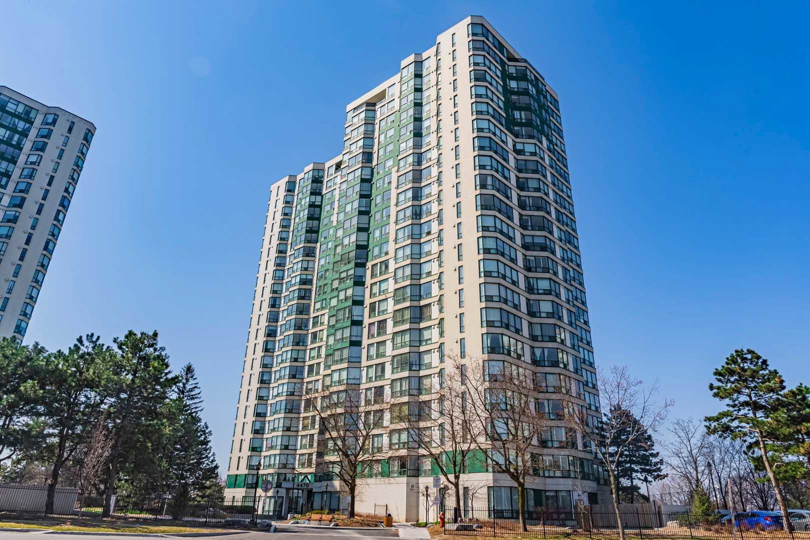 Kingsbridge Grand Condos condo