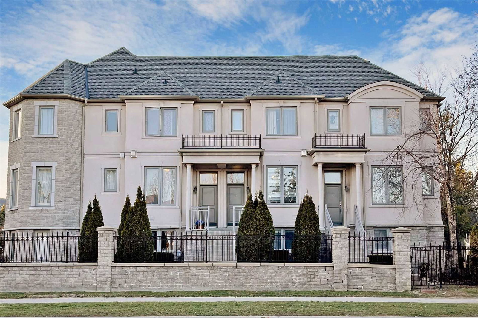 Bristol Court Townhomes condo