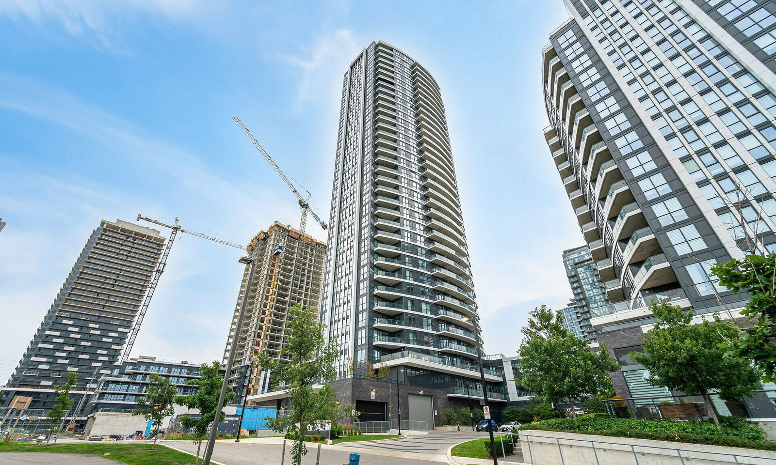 Perla Towers exterior