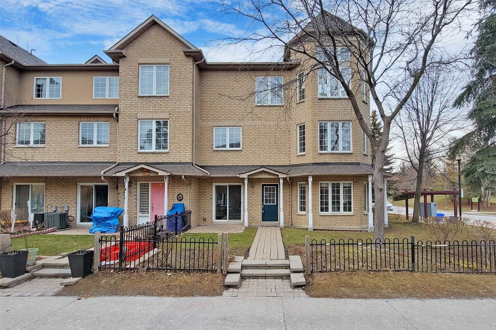 23 St. Moritz Way exterior